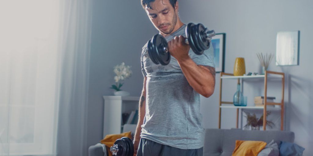 gimnasio en casa home fitness entrenador online fit360 equipamiento material TRX pesas elásticos tonificar perder peso en forma